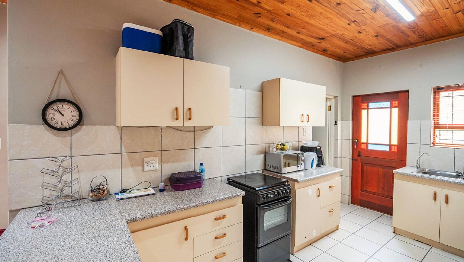 Kitchen of property in Grahamstown