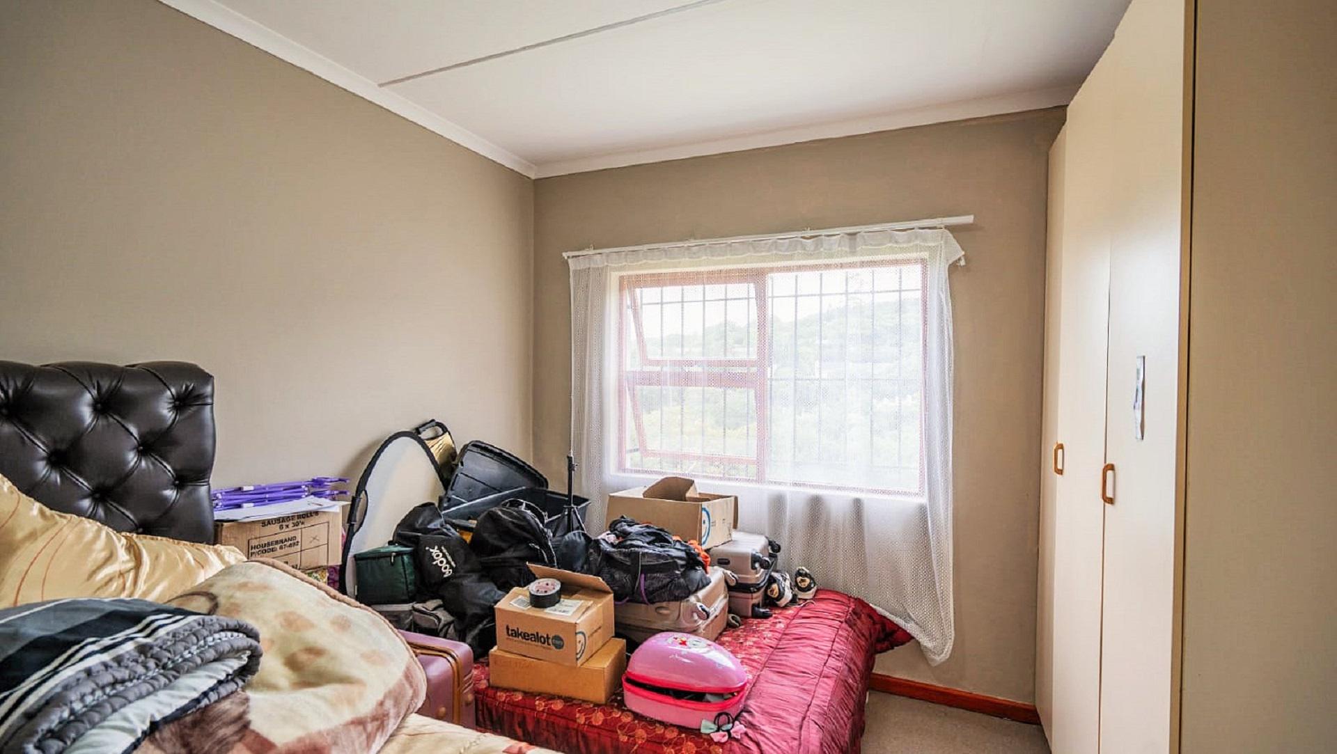 Bed Room 1 of property in Grahamstown