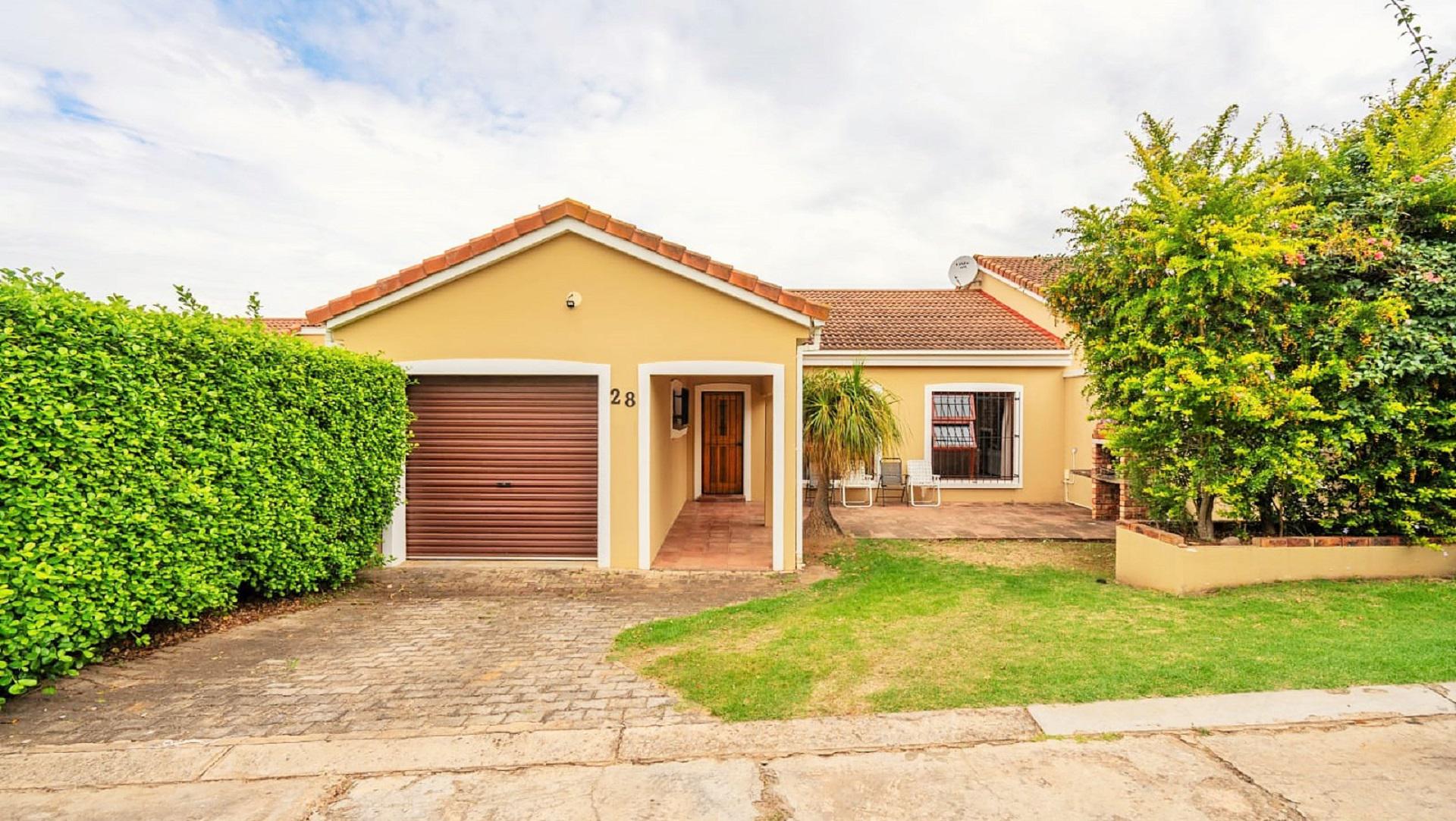 Front View of property in Grahamstown
