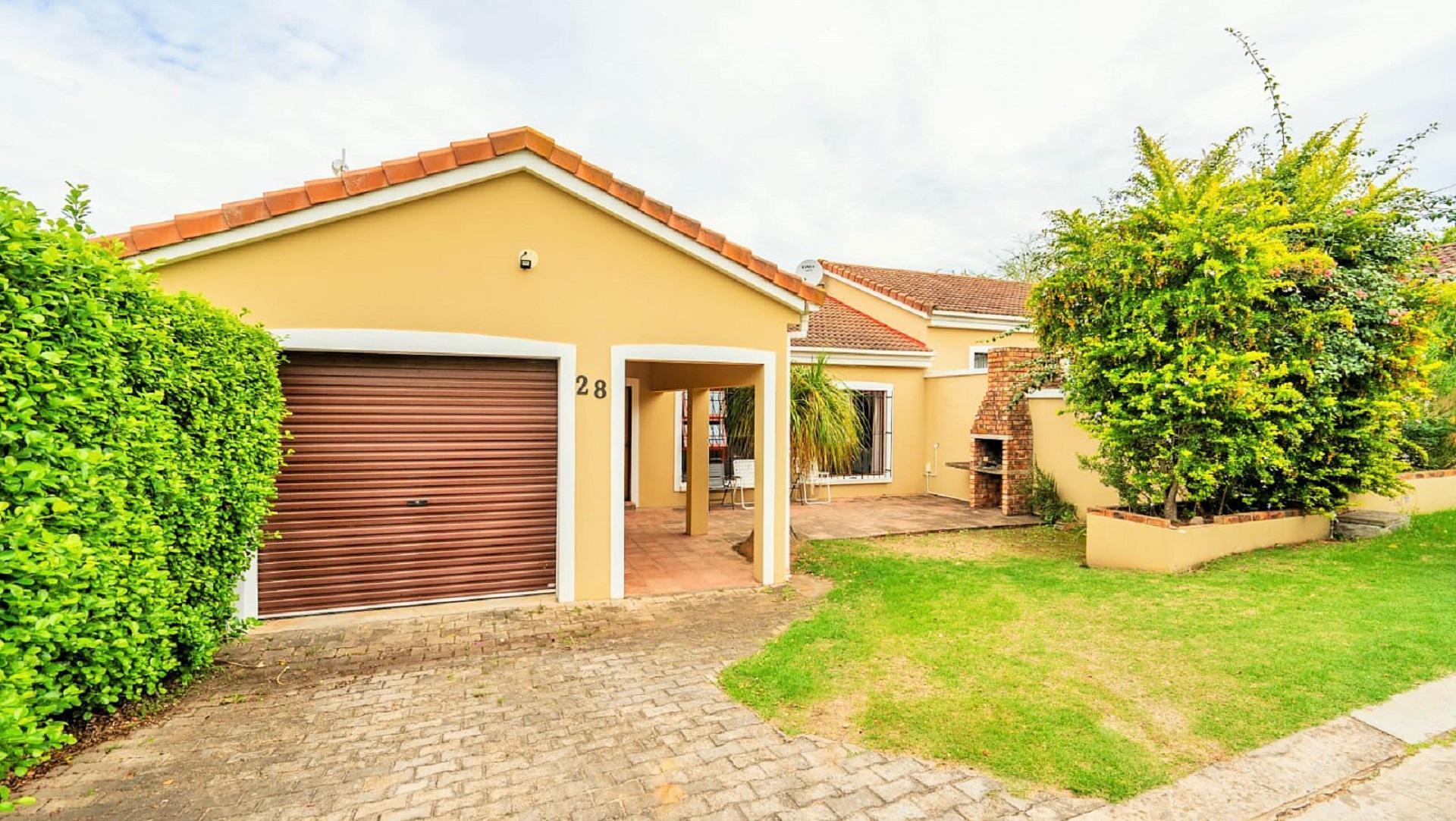 Front View of property in Grahamstown