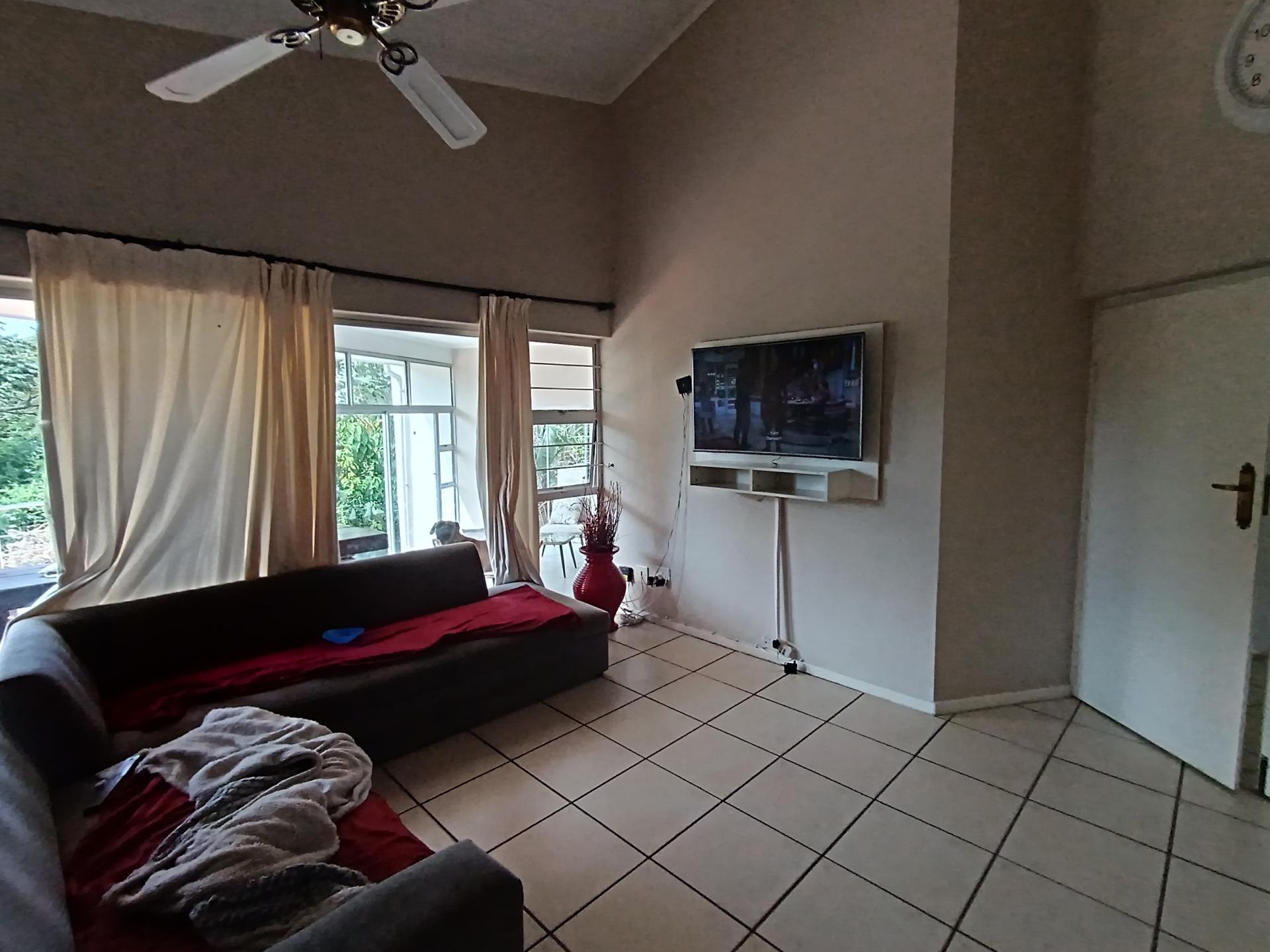 TV Room of property in Vincent Heights