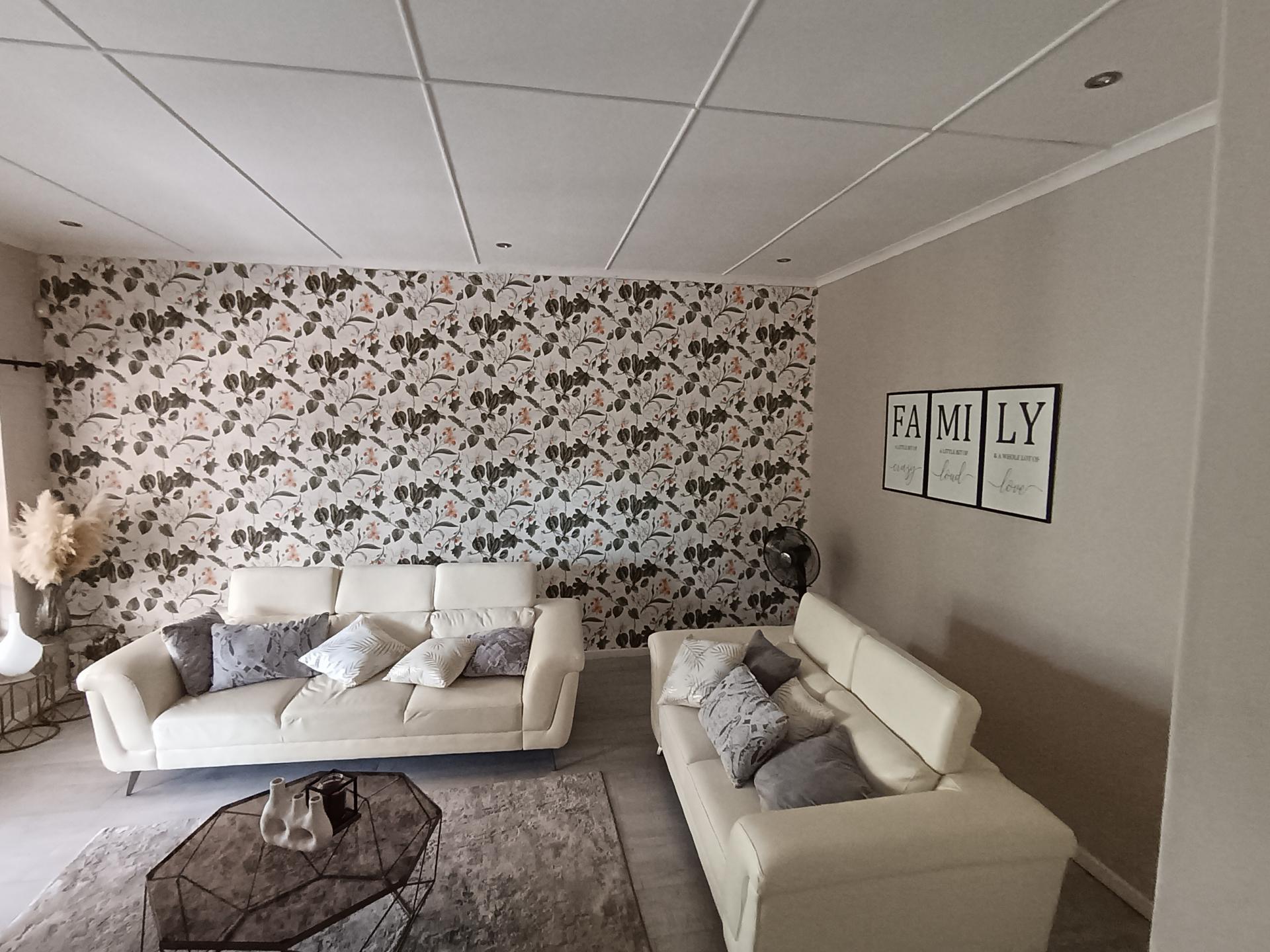 Lounges of property in Vincent Heights