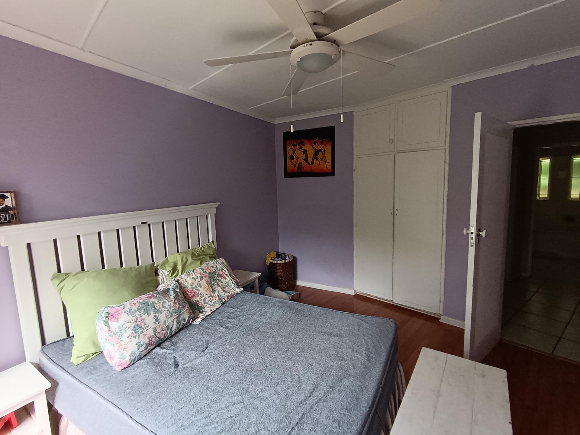 Bed Room 3 of property in Vincent Heights