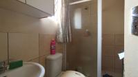 Main Bathroom - 5 square meters of property in Rosslyn