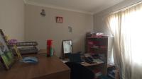Bed Room 2 - 8 square meters of property in Rosslyn