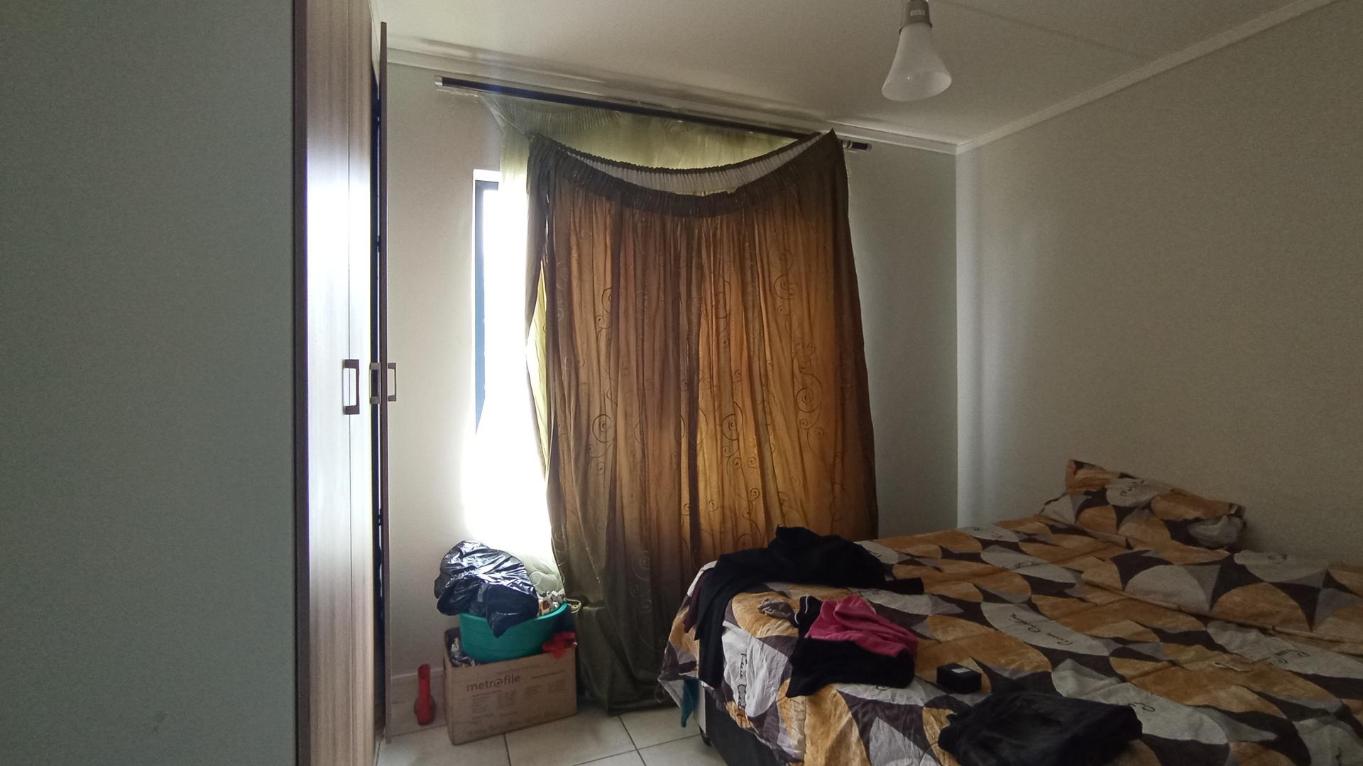 Bed Room 1 - 9 square meters of property in Zwartkoppies