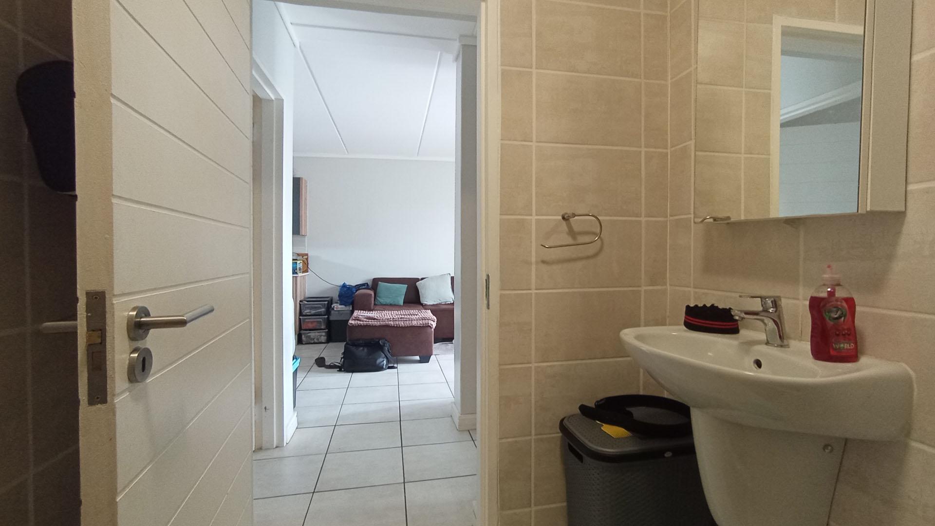 Bathroom 1 - 5 square meters of property in Zwartkoppies