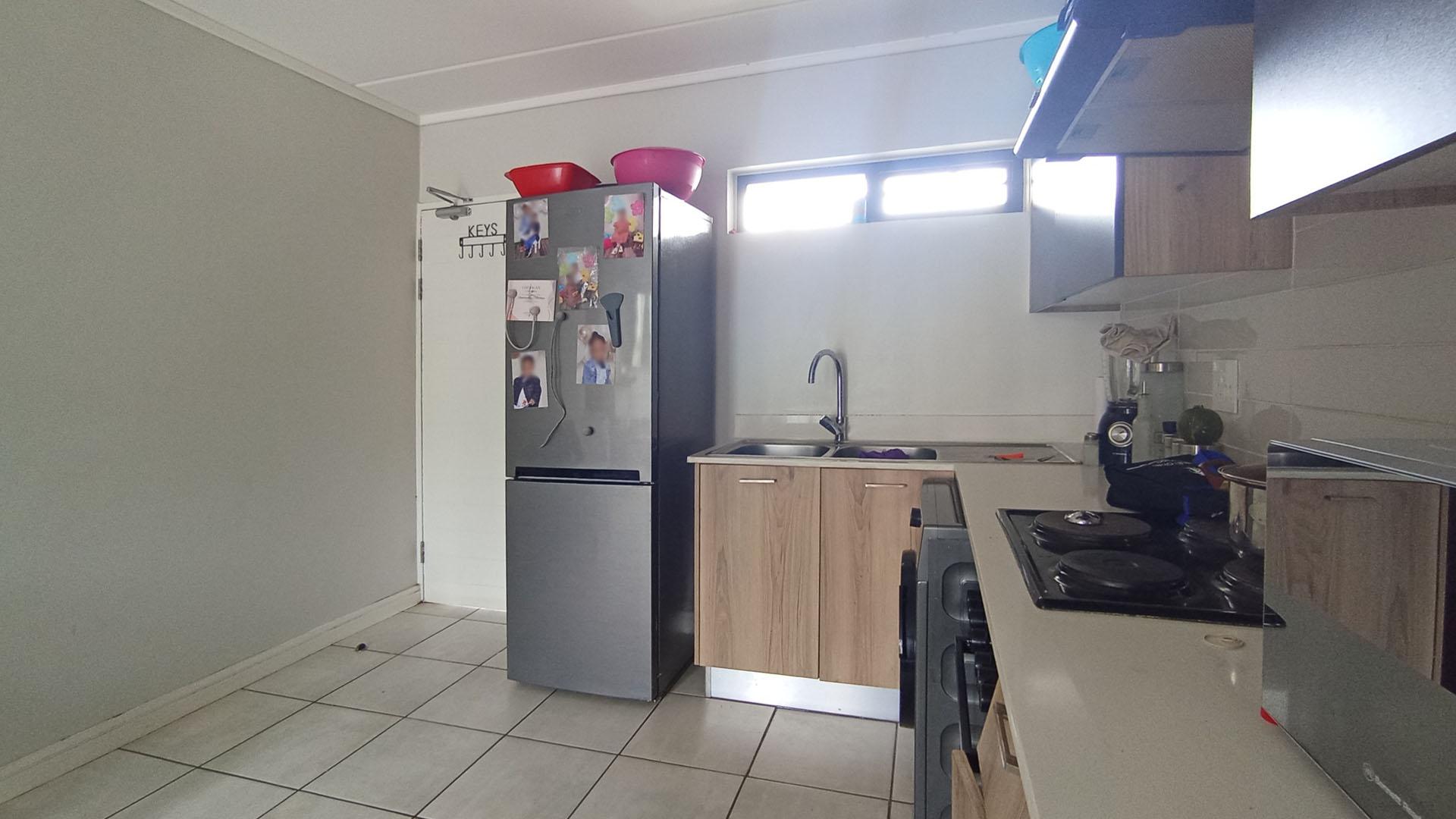 Kitchen - 9 square meters of property in Zwartkoppies