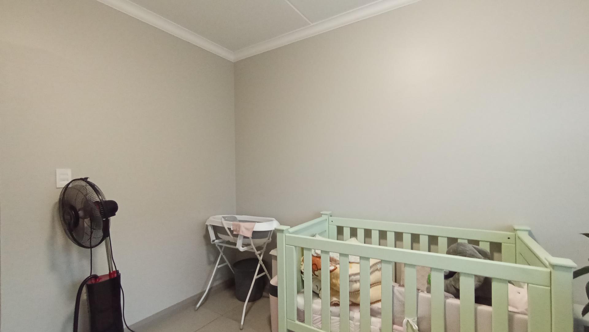 Bed Room 1 - 13 square meters of property in Carlswald