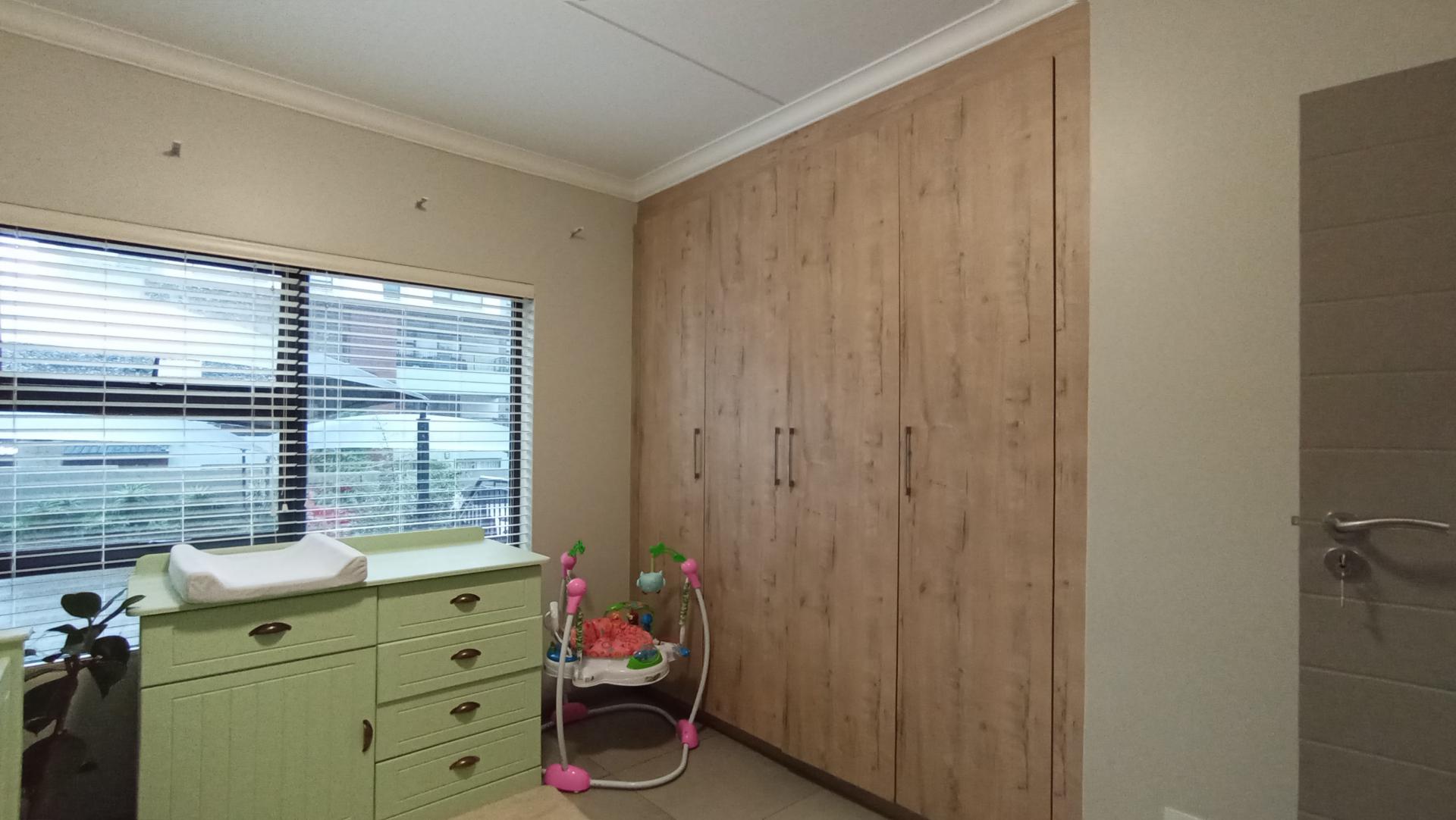 Bed Room 1 - 13 square meters of property in Carlswald