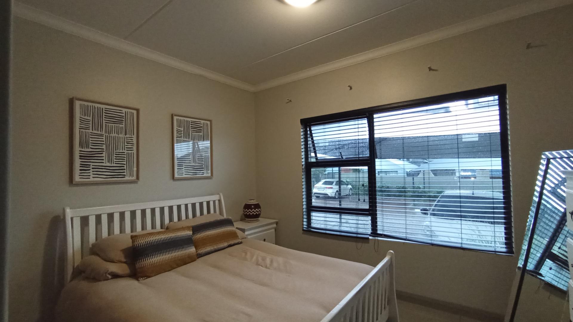 Bed Room 2 - 15 square meters of property in Carlswald