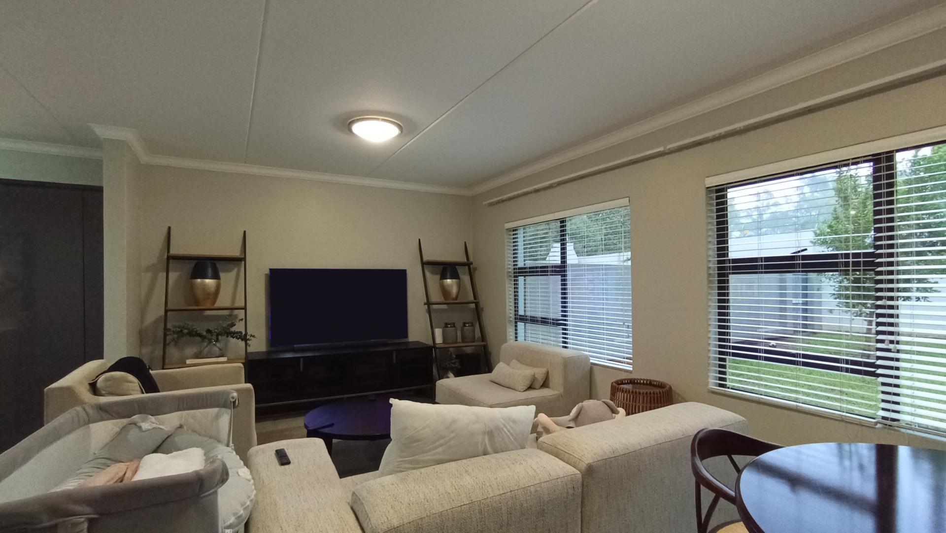 Lounges - 12 square meters of property in Carlswald