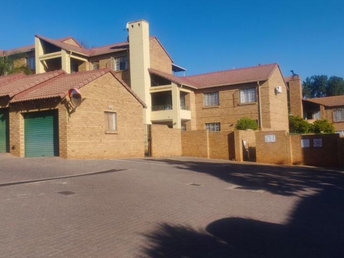 2 Bedroom Apartment for Sale For Sale in Die Hoewes - MR672661