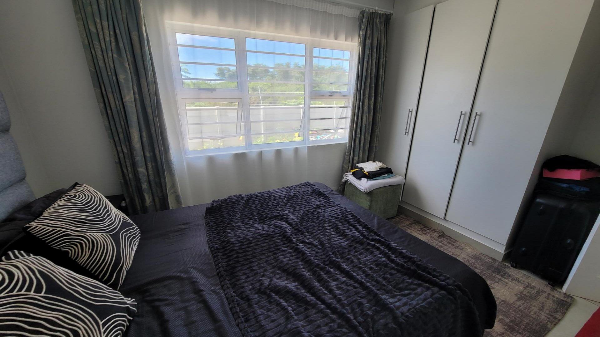 Bed Room 1 of property in Gonubie