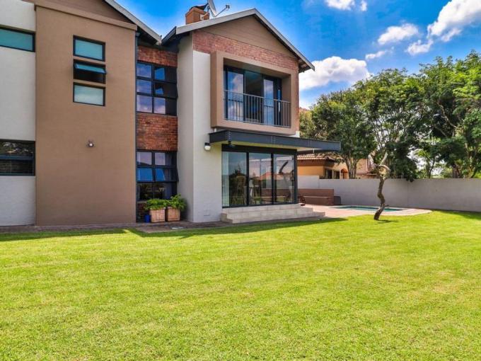 4 Bedroom House for Sale For Sale in Pebble Rock - MR672709