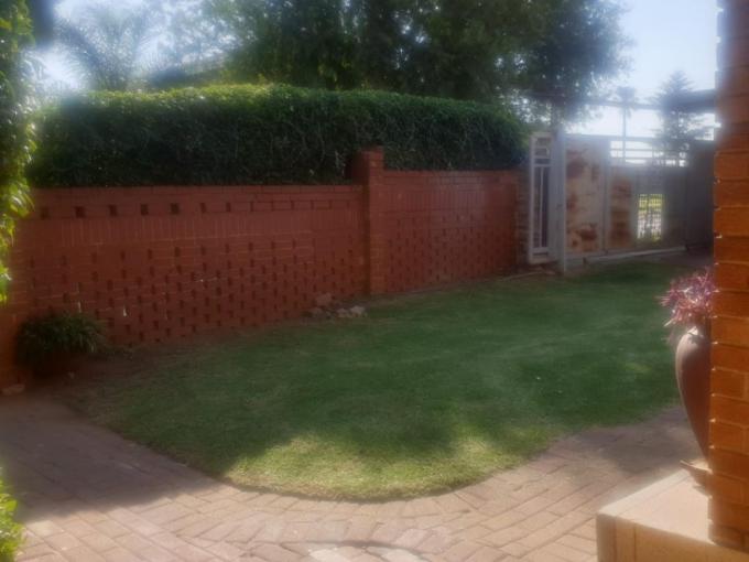 6 Bedroom House for Sale For Sale in Eldorado Park AH - MR672728