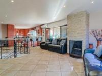  of property in Glenvista