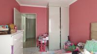 Bed Room 1 - 11 square meters of property in Chantelle