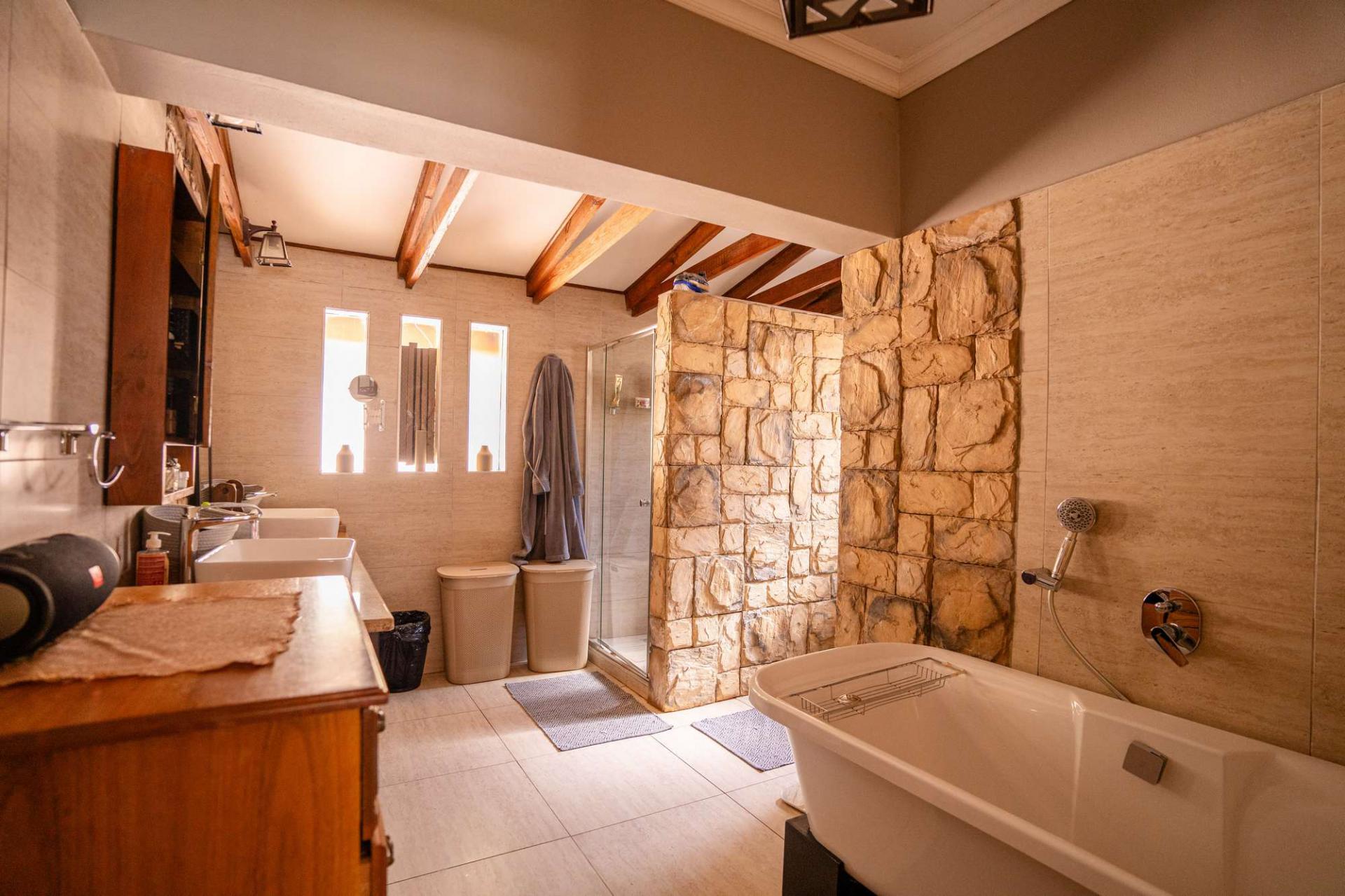 Main Bathroom of property in Wilkoppies