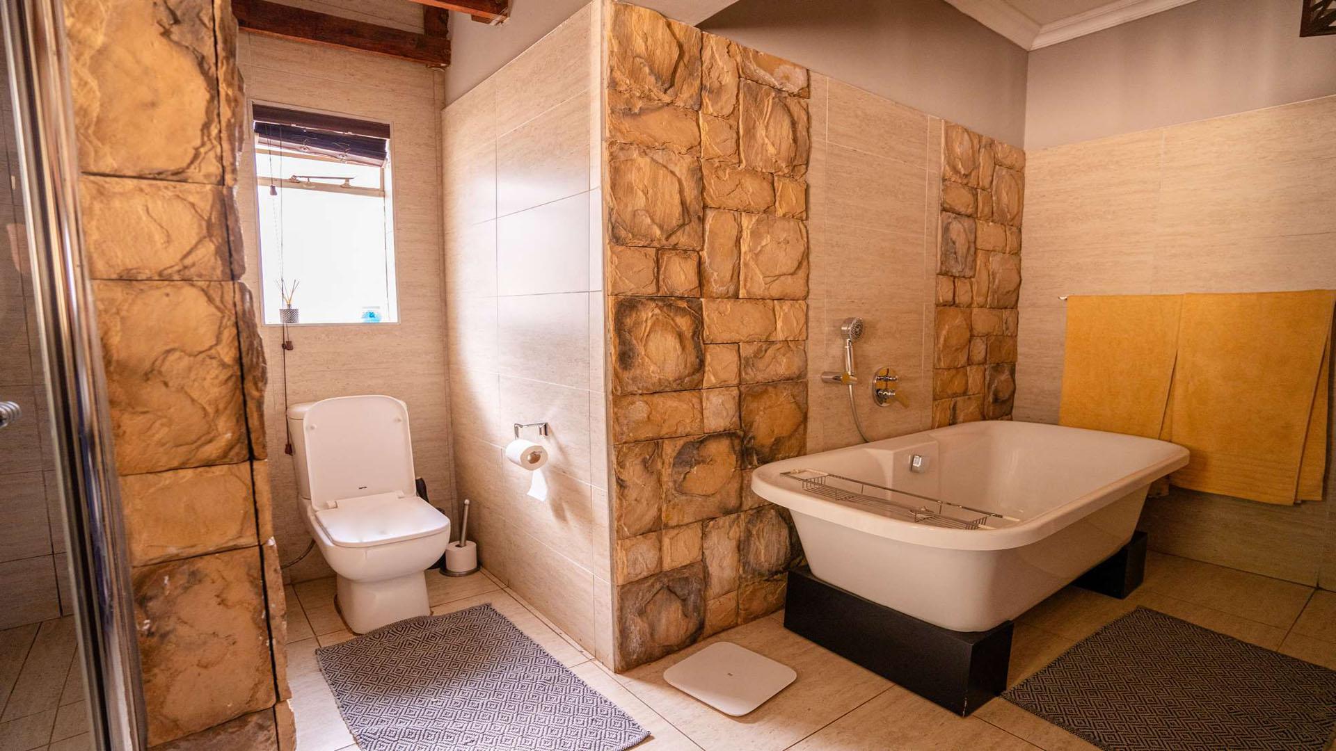Main Bathroom of property in Wilkoppies