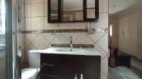 Main Bathroom - 7 square meters of property in Montana