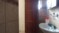 Bathroom 1 - 4 square meters of property in Montana
