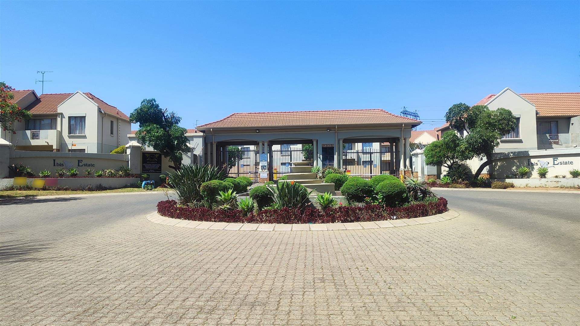 Front View of property in Esther Park