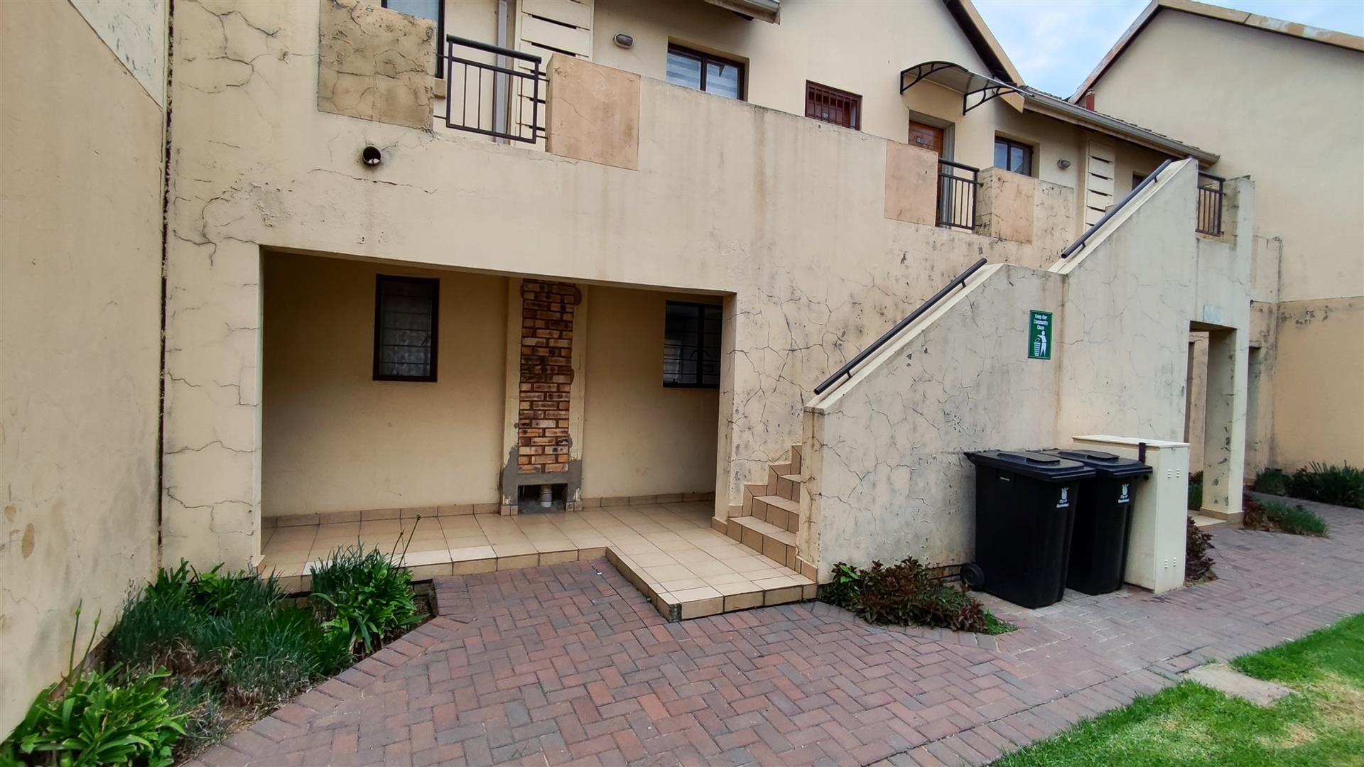 Front View of property in Esther Park