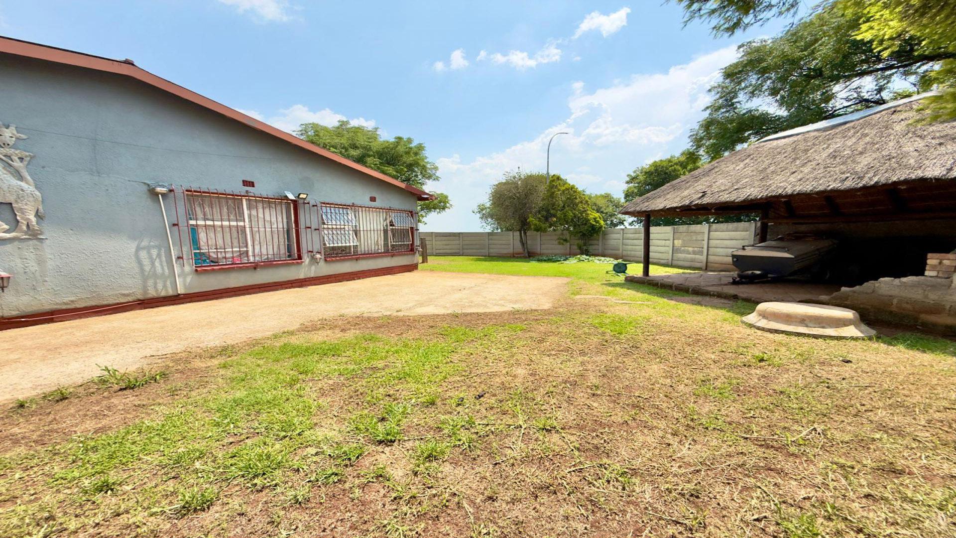 Backyard of property in Minnebron