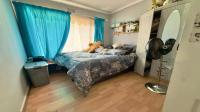 Bed Room 1 - 11 square meters of property in Minnebron