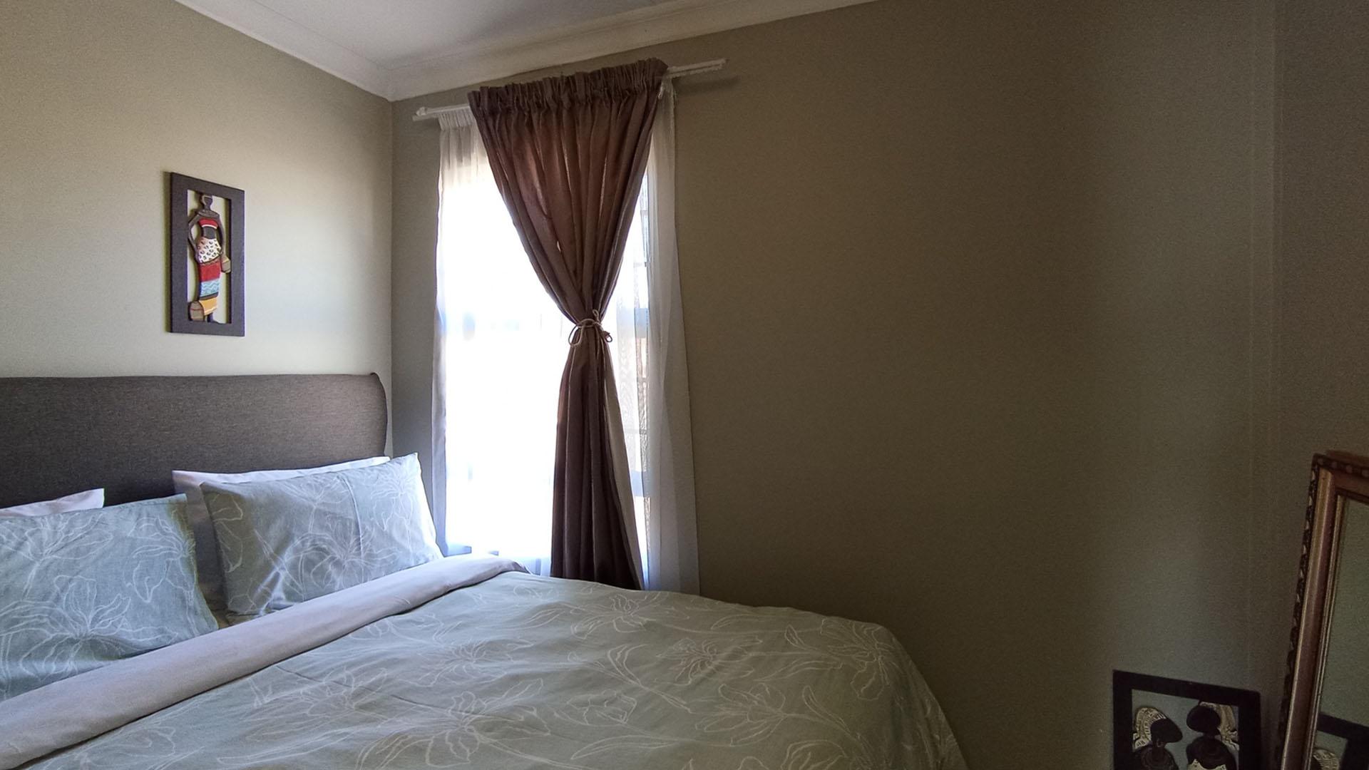 Bed Room 2 - 8 square meters of property in Roodeplaat