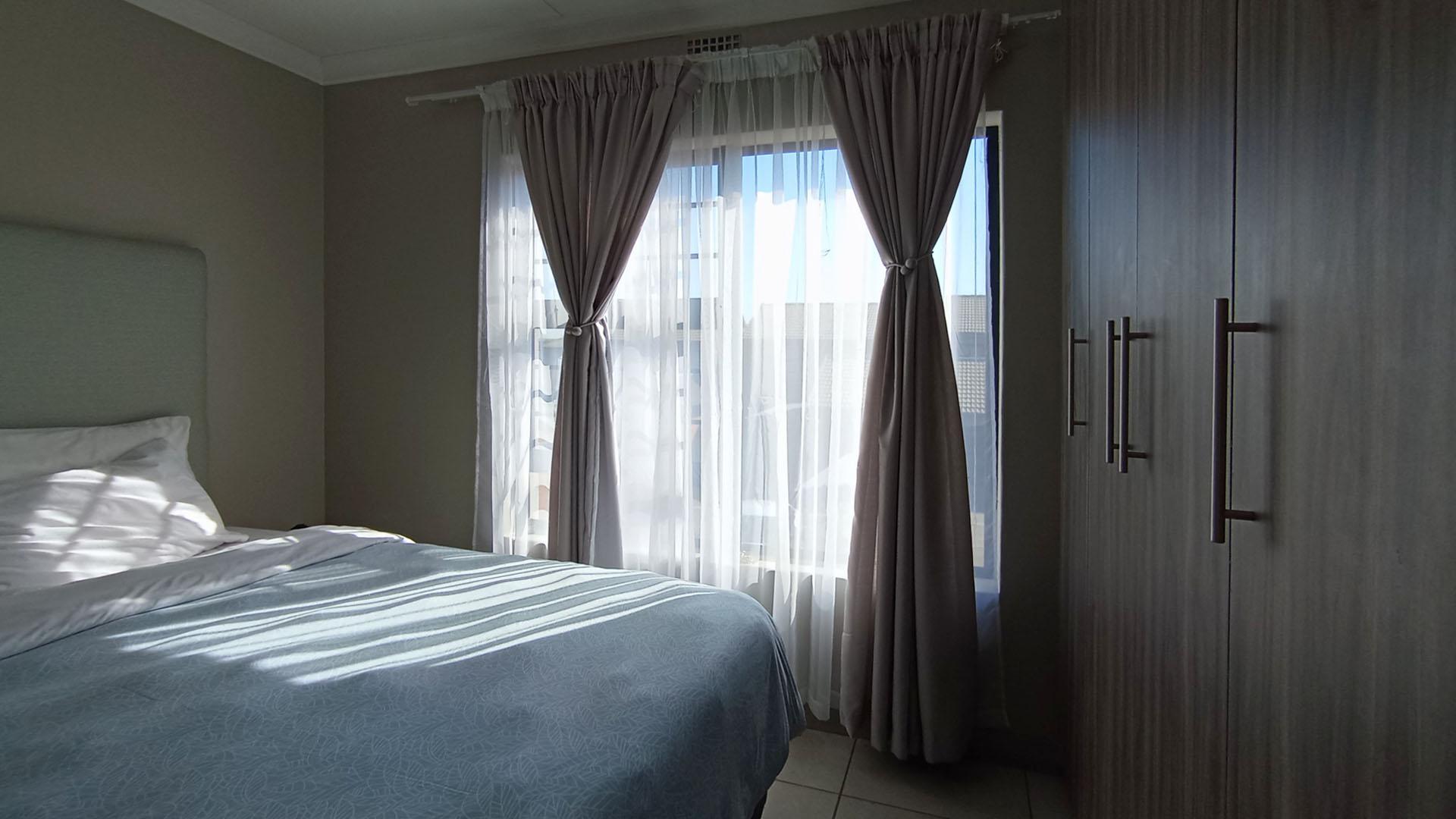 Main Bedroom - 11 square meters of property in Roodeplaat