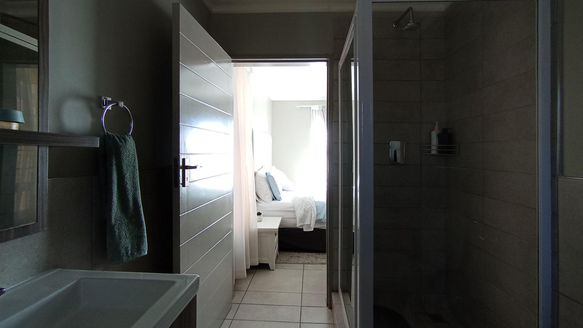 Main Bathroom - 7 square meters of property in Roodeplaat