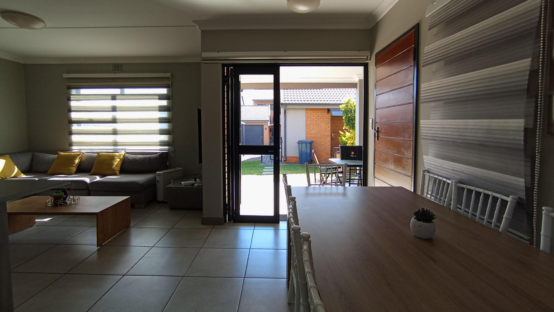 Dining Room - 11 square meters of property in Roodeplaat
