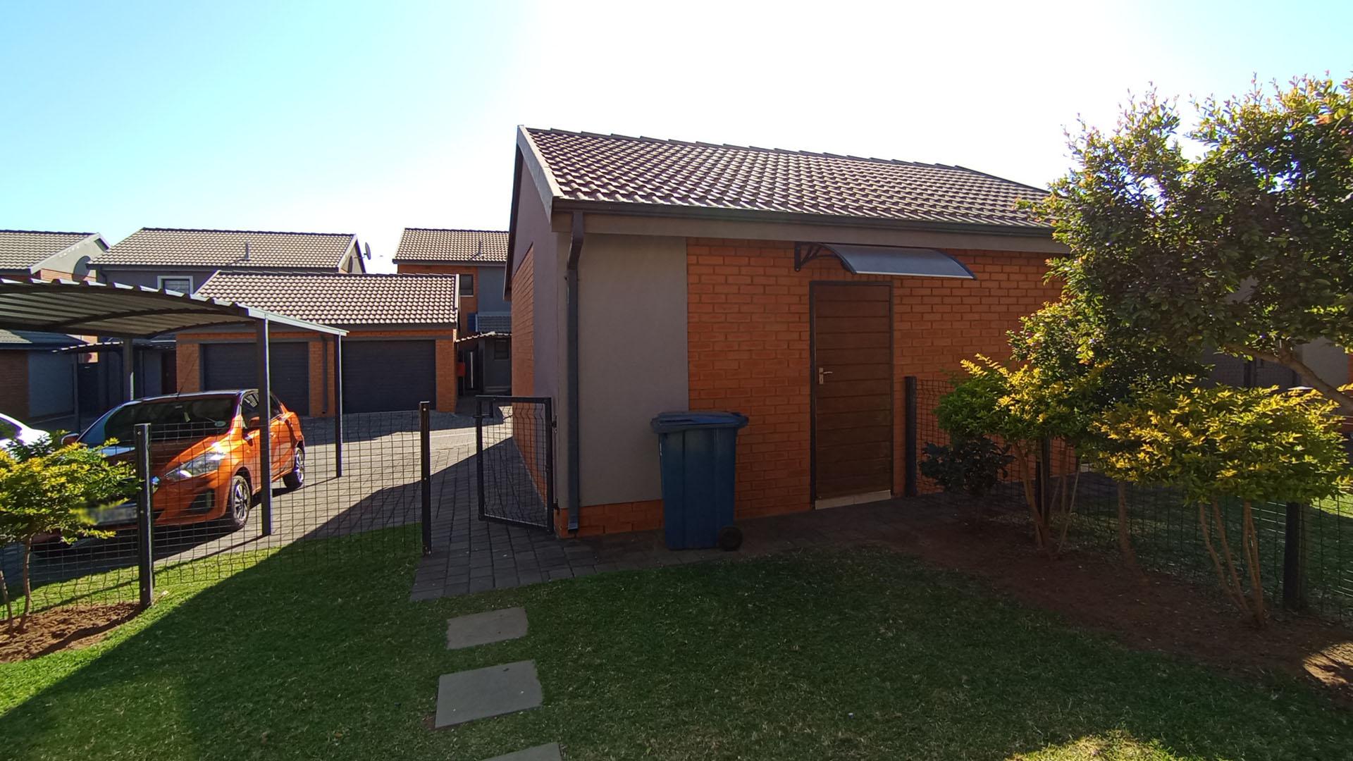 Backyard of property in Roodeplaat