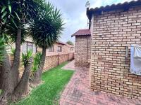 Front View of property in Greenhills