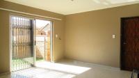 Lounges - 20 square meters of property in Greenhills