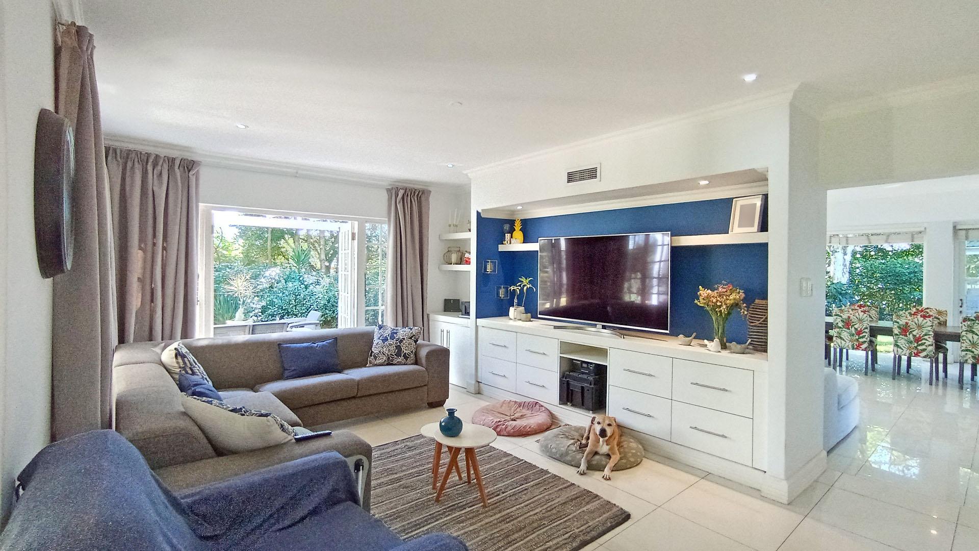 TV Room - 26 square meters of property in Mount Edgecombe 