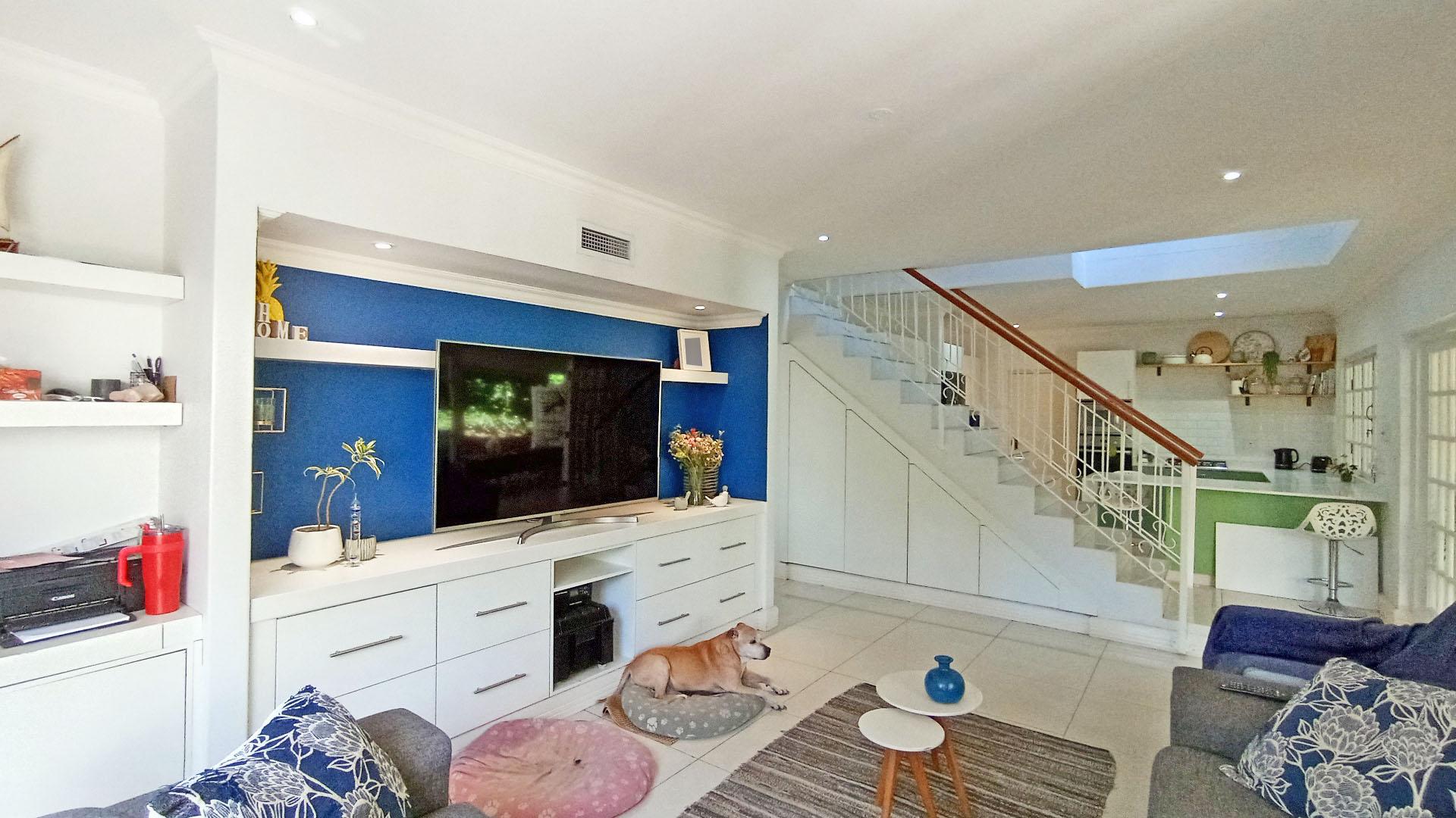 TV Room - 26 square meters of property in Mount Edgecombe 