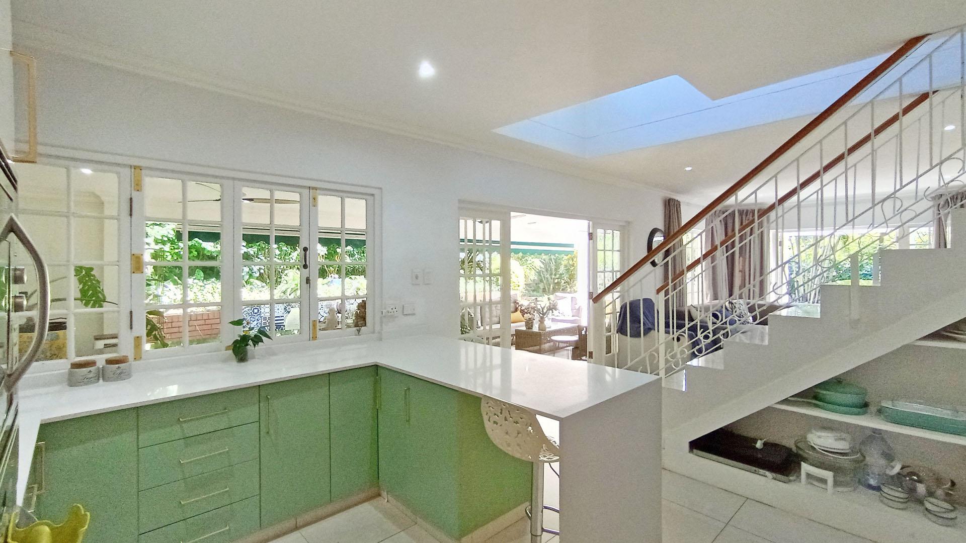 Kitchen - 16 square meters of property in Mount Edgecombe 