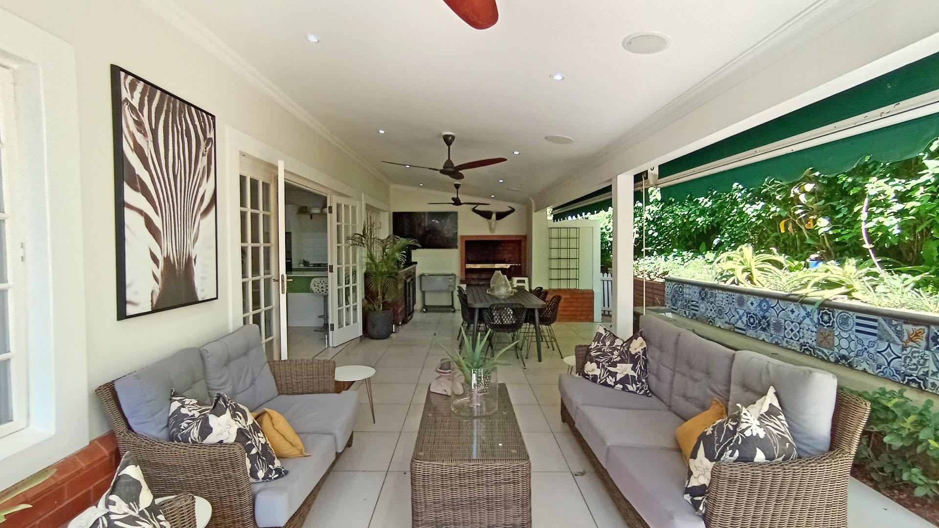 Patio - 39 square meters of property in Mount Edgecombe 