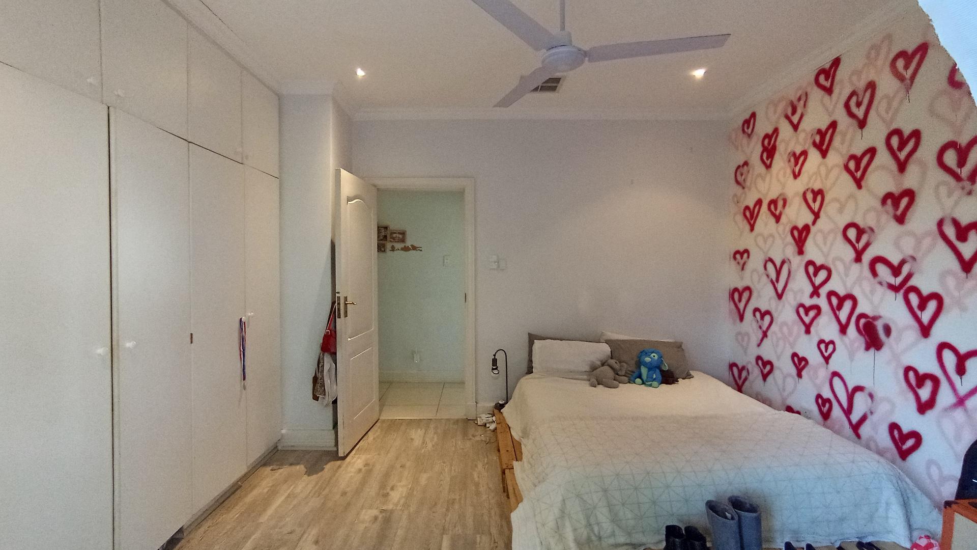 Bed Room 2 - 20 square meters of property in Mount Edgecombe 