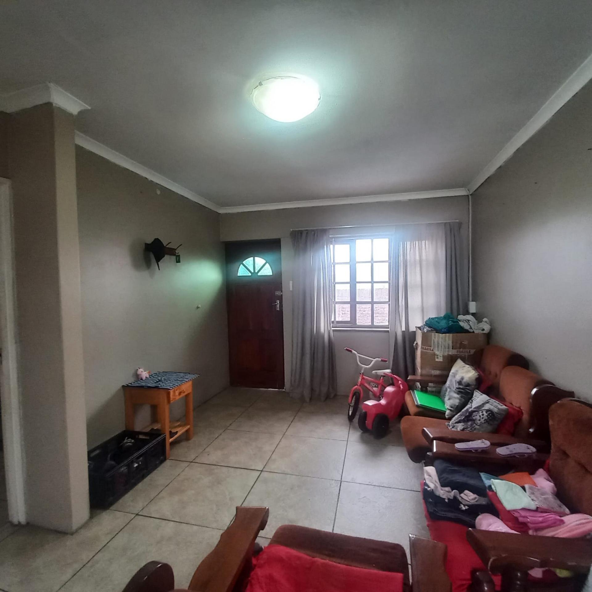 Lounges of property in Algoa Park