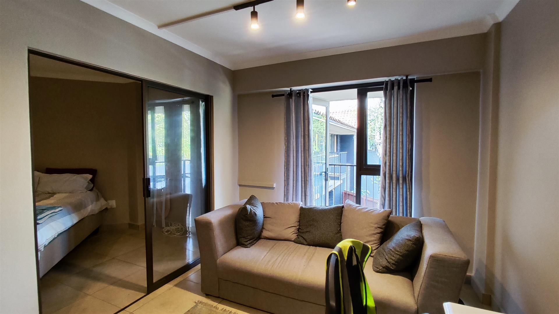Lounges - 12 square meters of property in Bedfordview