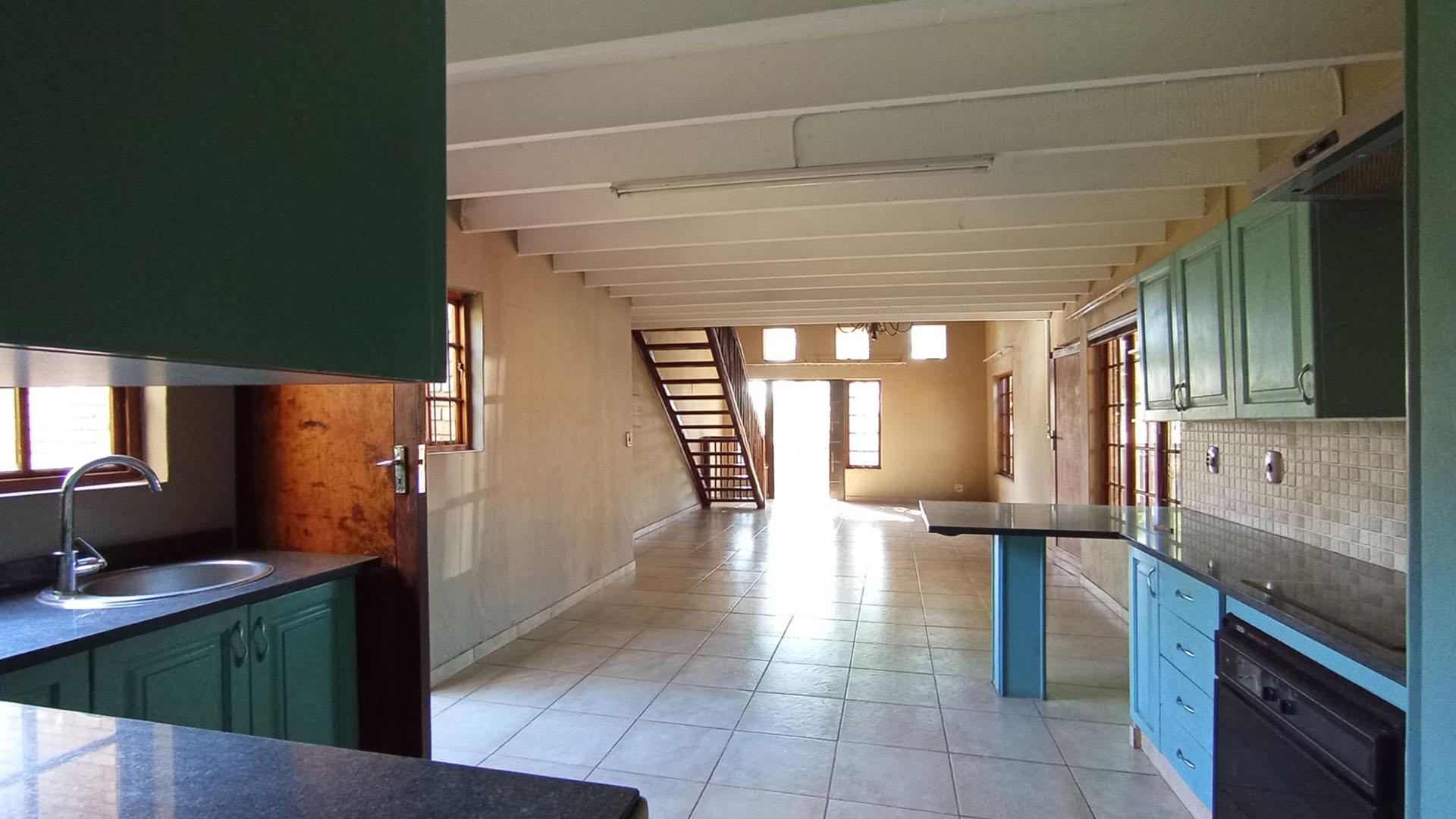 Kitchen - 19 square meters of property in Garsfontein
