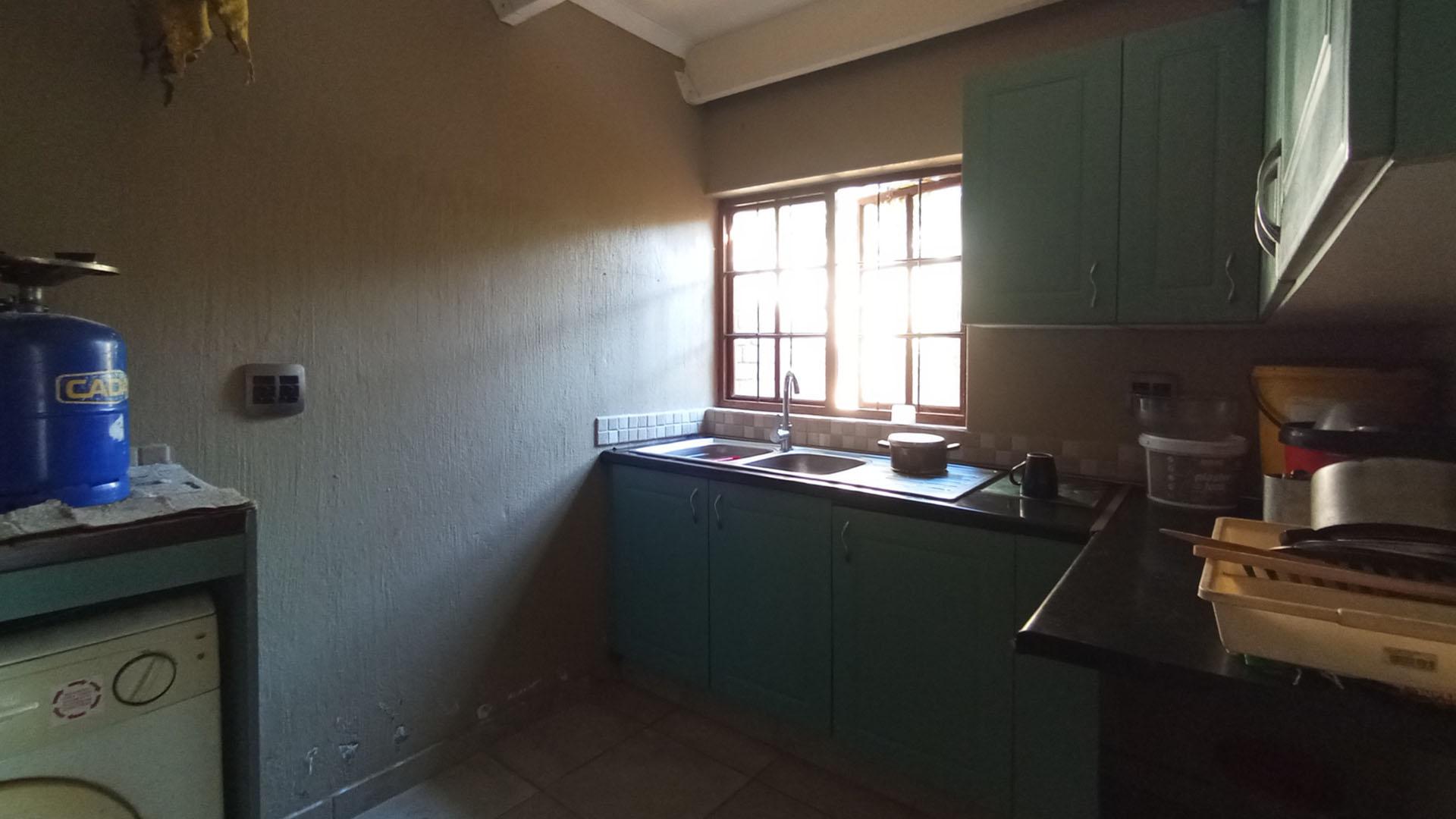 Scullery - 8 square meters of property in Garsfontein