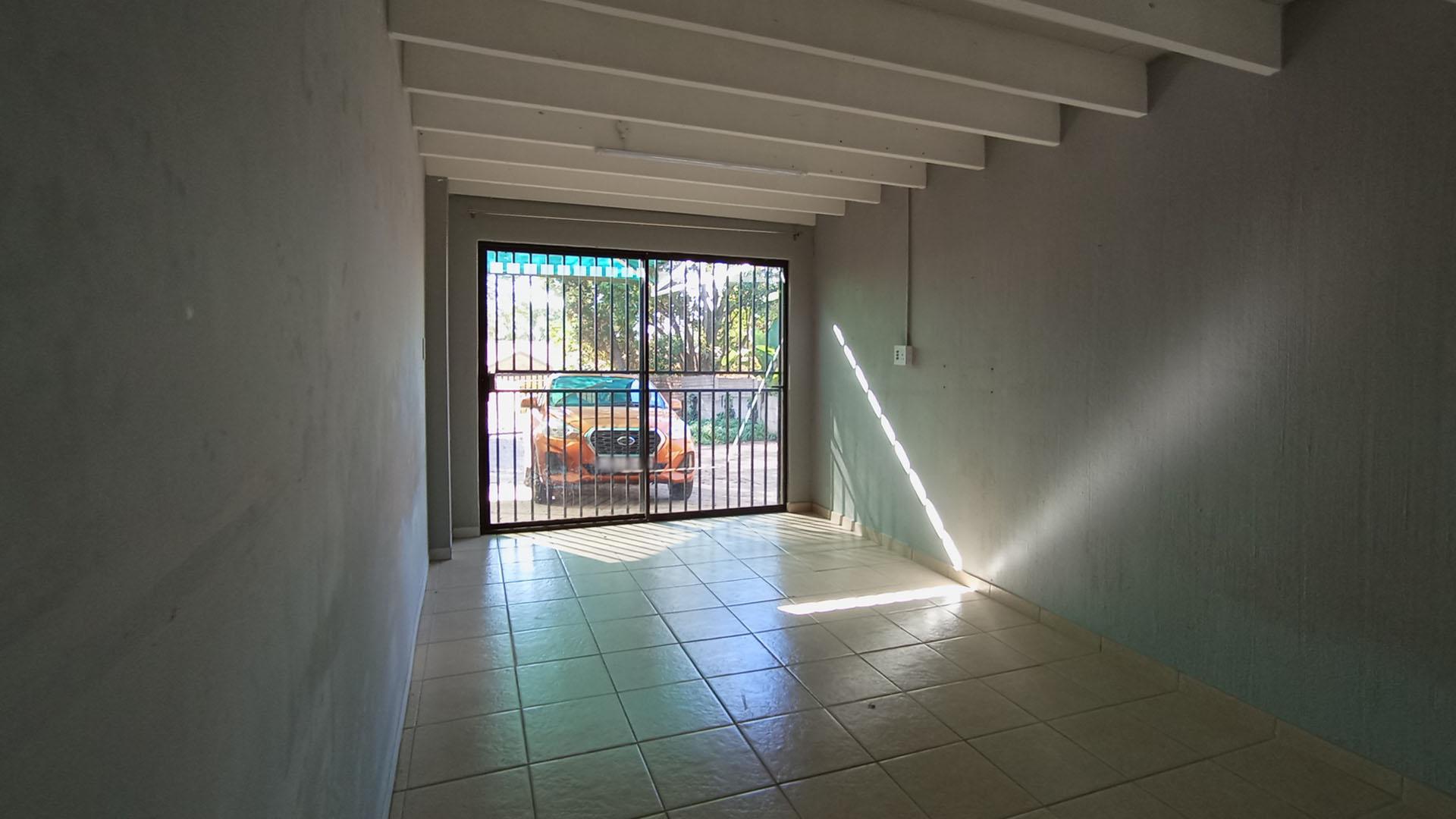 Study - 17 square meters of property in Garsfontein