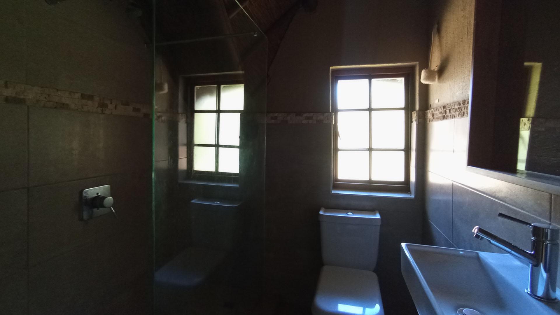 Bathroom 2 - 3 square meters of property in Garsfontein