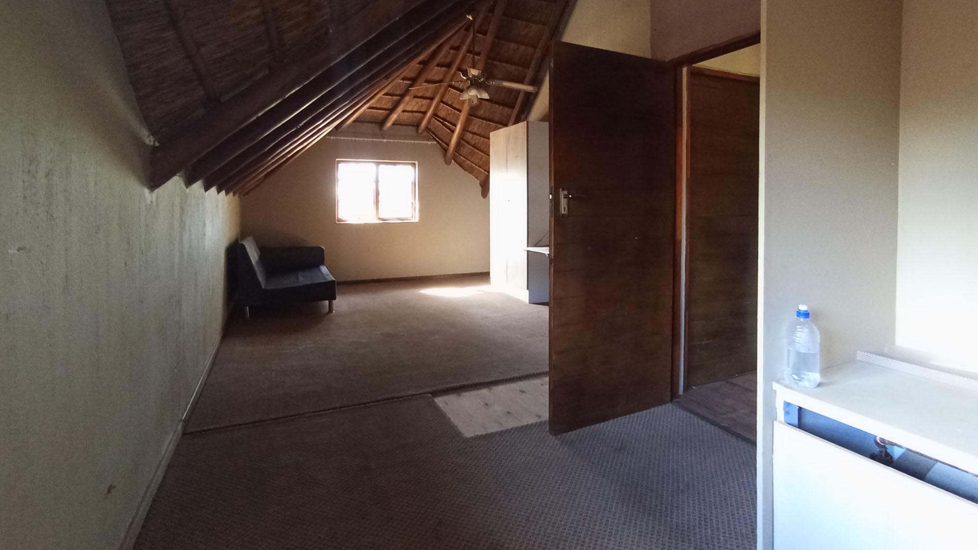 Bed Room 3 - 26 square meters of property in Garsfontein