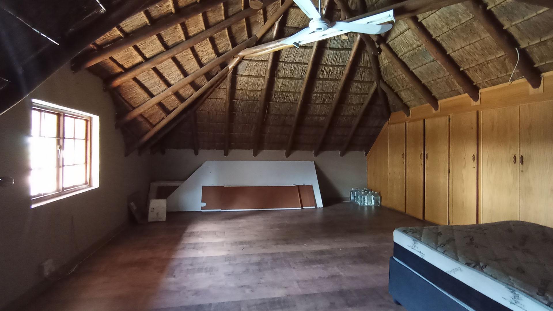 Bed Room 2 - 38 square meters of property in Garsfontein